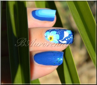 nail art bleu miosotis one stroke 4
