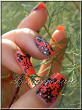 nail art fleurette noires sur fond corail 3